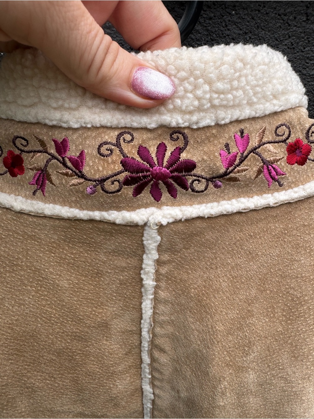 Vintage Embroidered suede shearling jacket — features on an episode of friends - Picture 7 of 9